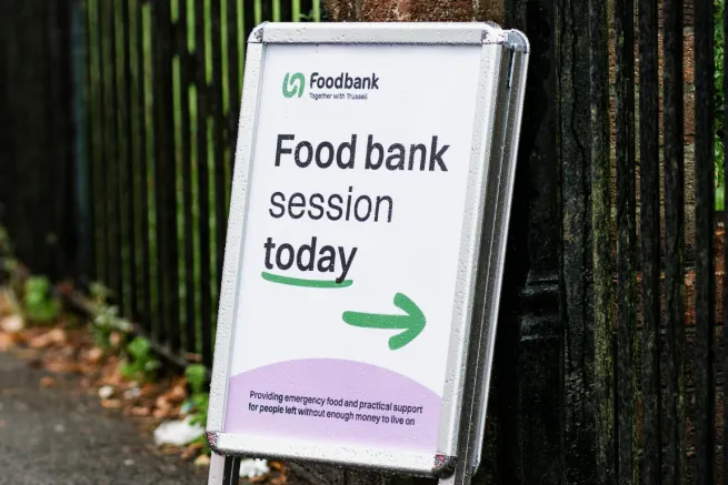 Outdoor sign saying Foodbank session today